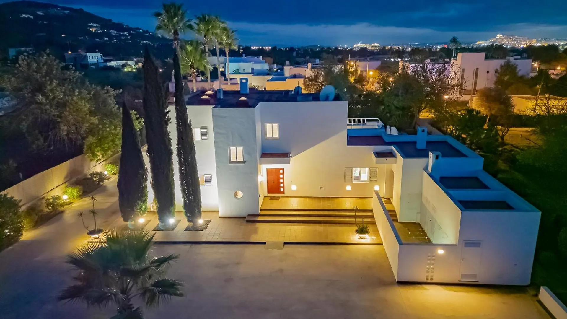 Villa Near Ibiza Town Sleeps 8 - Can Fluxa Can Furnet