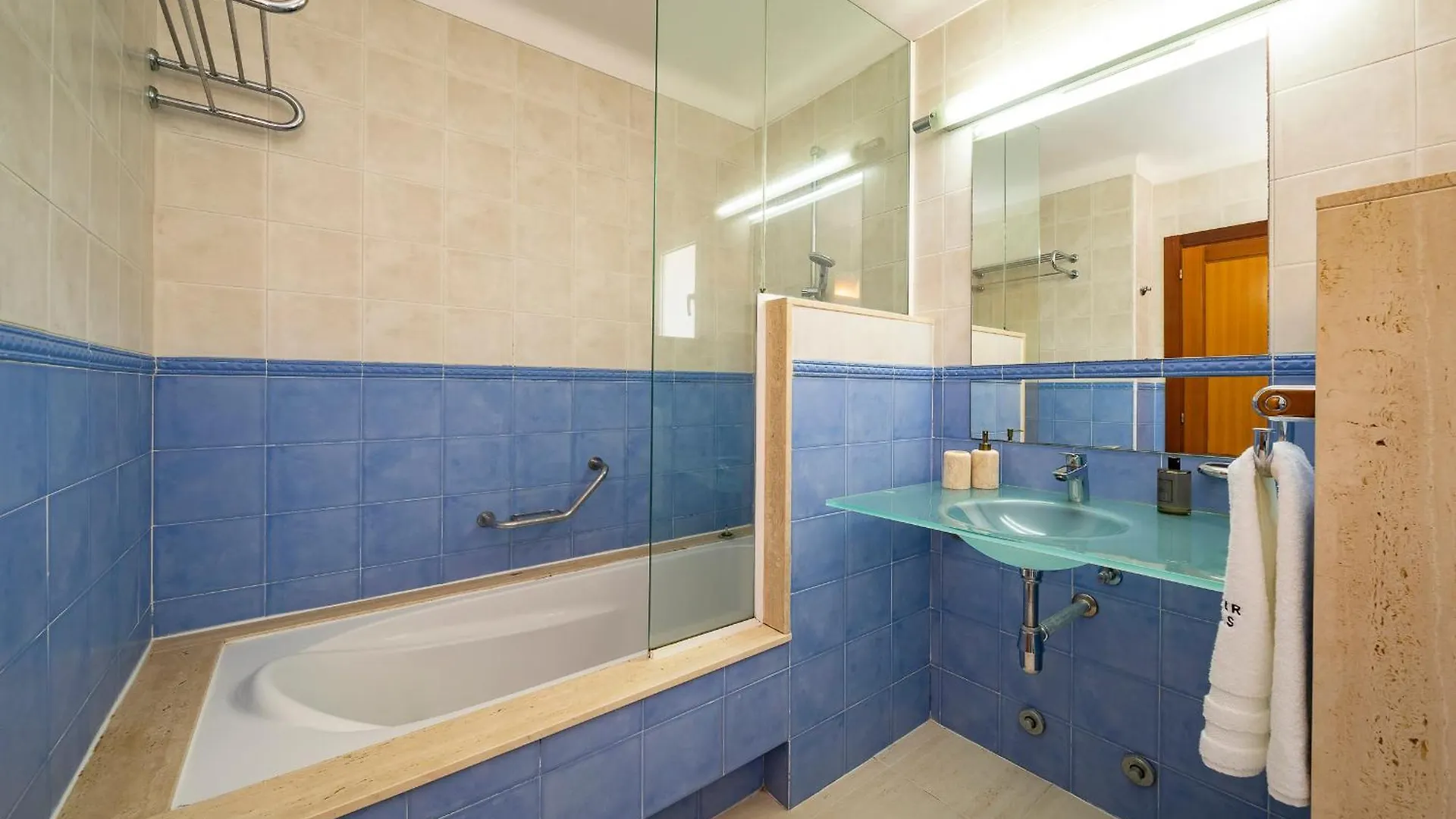 Villa Near Ibiza Town Sleeps 8 - Can Fluxa Can Furnet Spagna