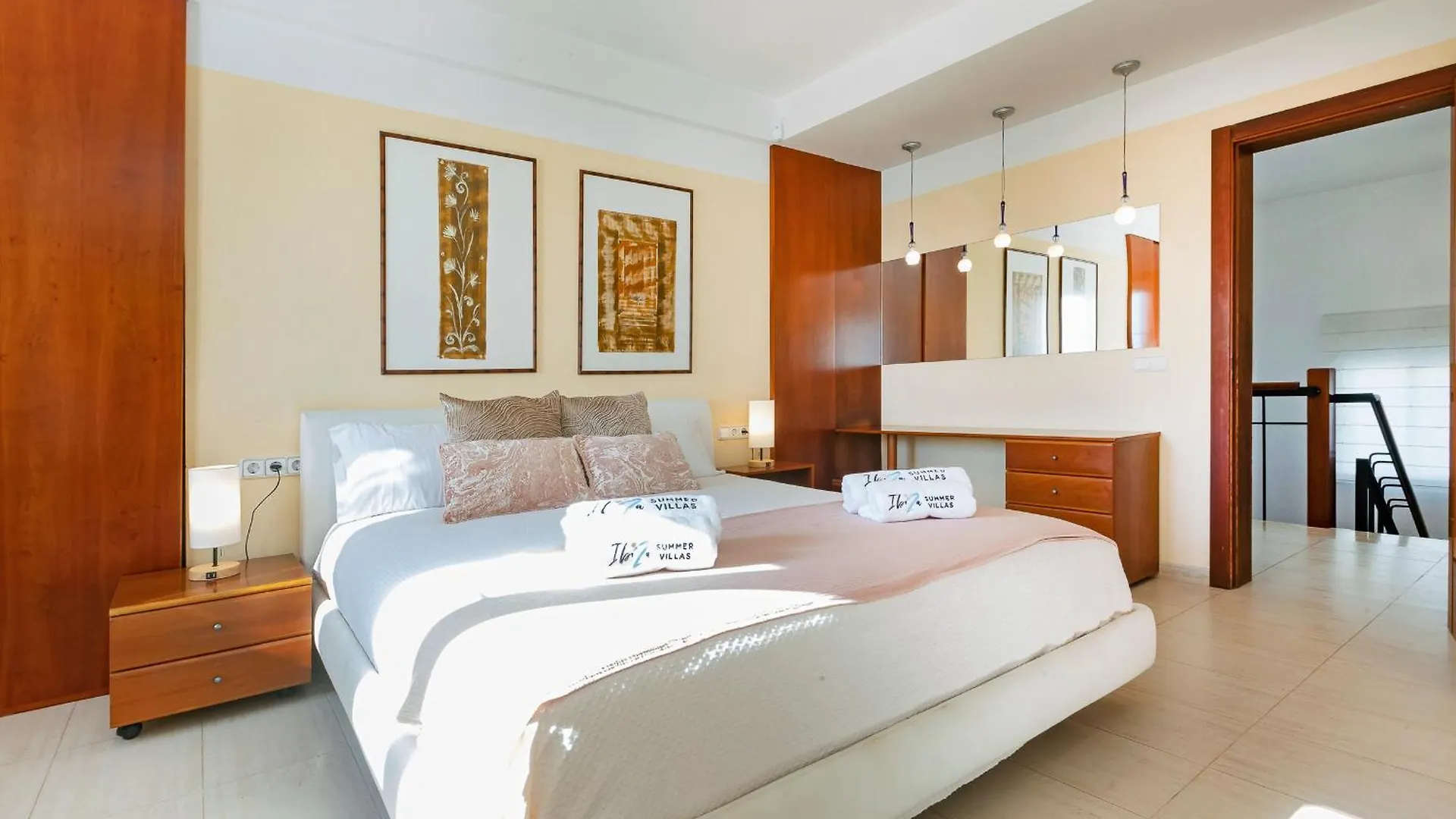 Villa Near Ibiza Town Sleeps 8 - Can Fluxa Can Furnet 0*,  Spagna