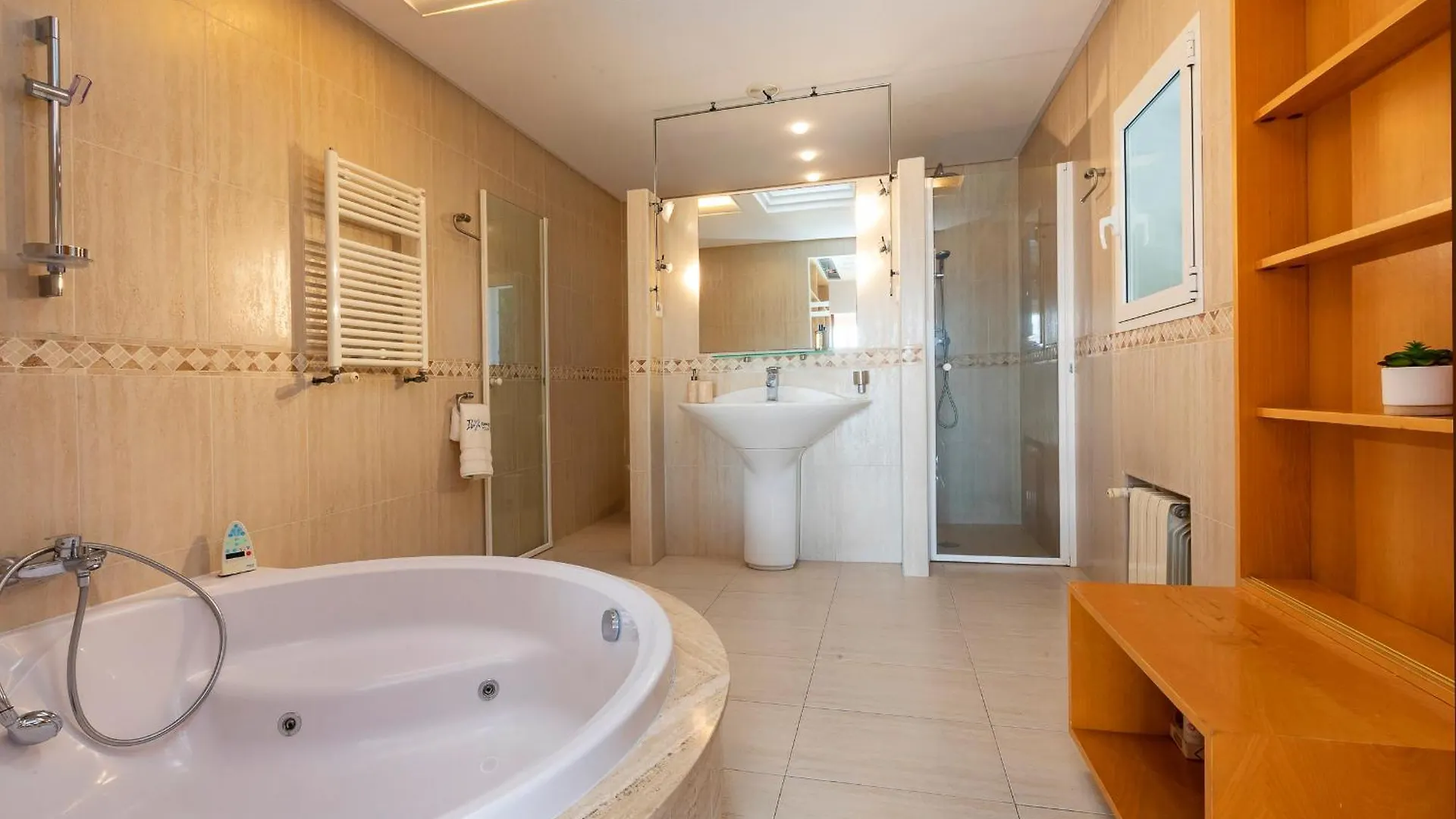Villa Near Ibiza Town Sleeps 8 - Can Fluxa Can Furnet