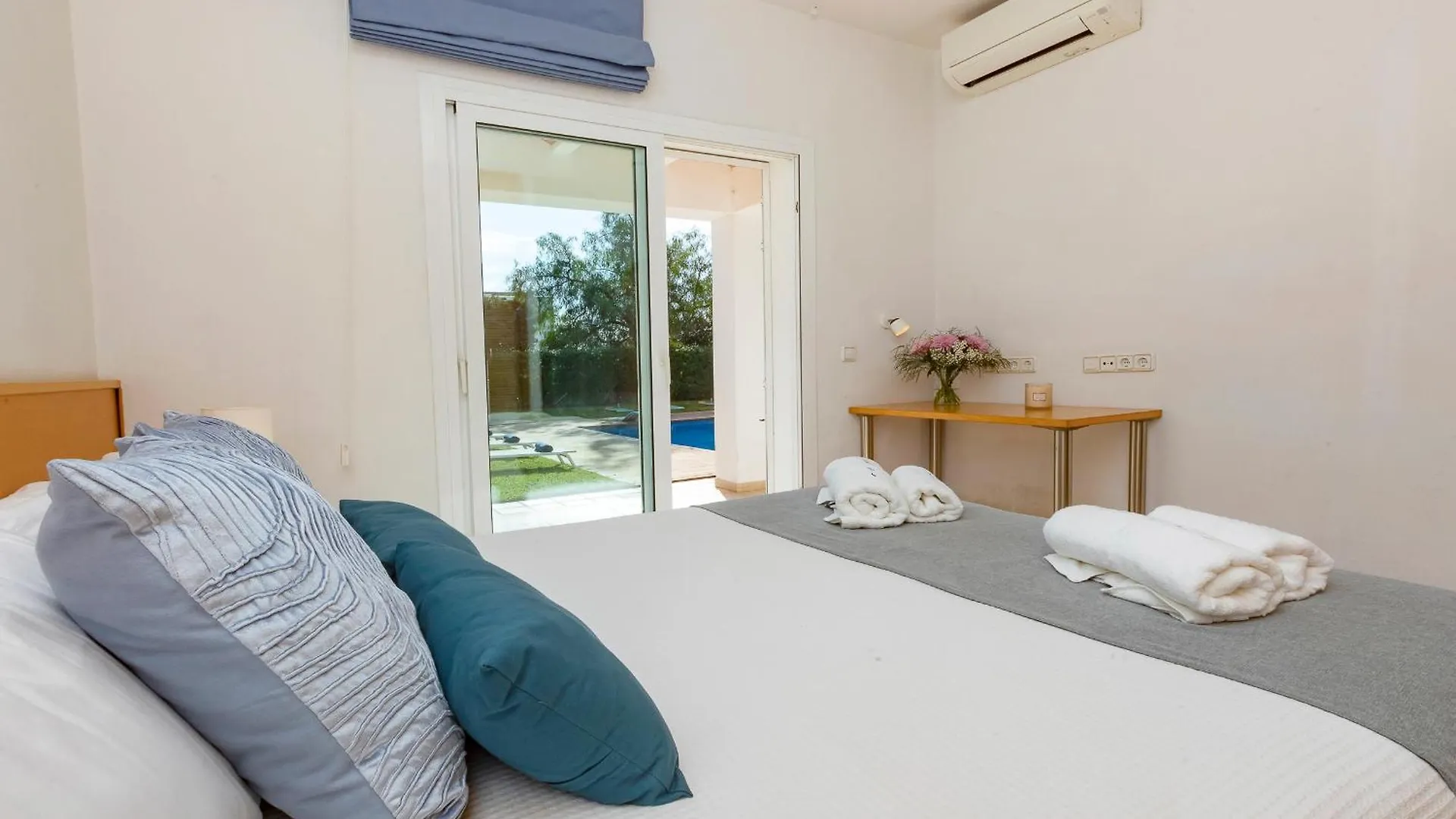 Villa Near Ibiza Town Sleeps 8 - Can Fluxa Can Furnet