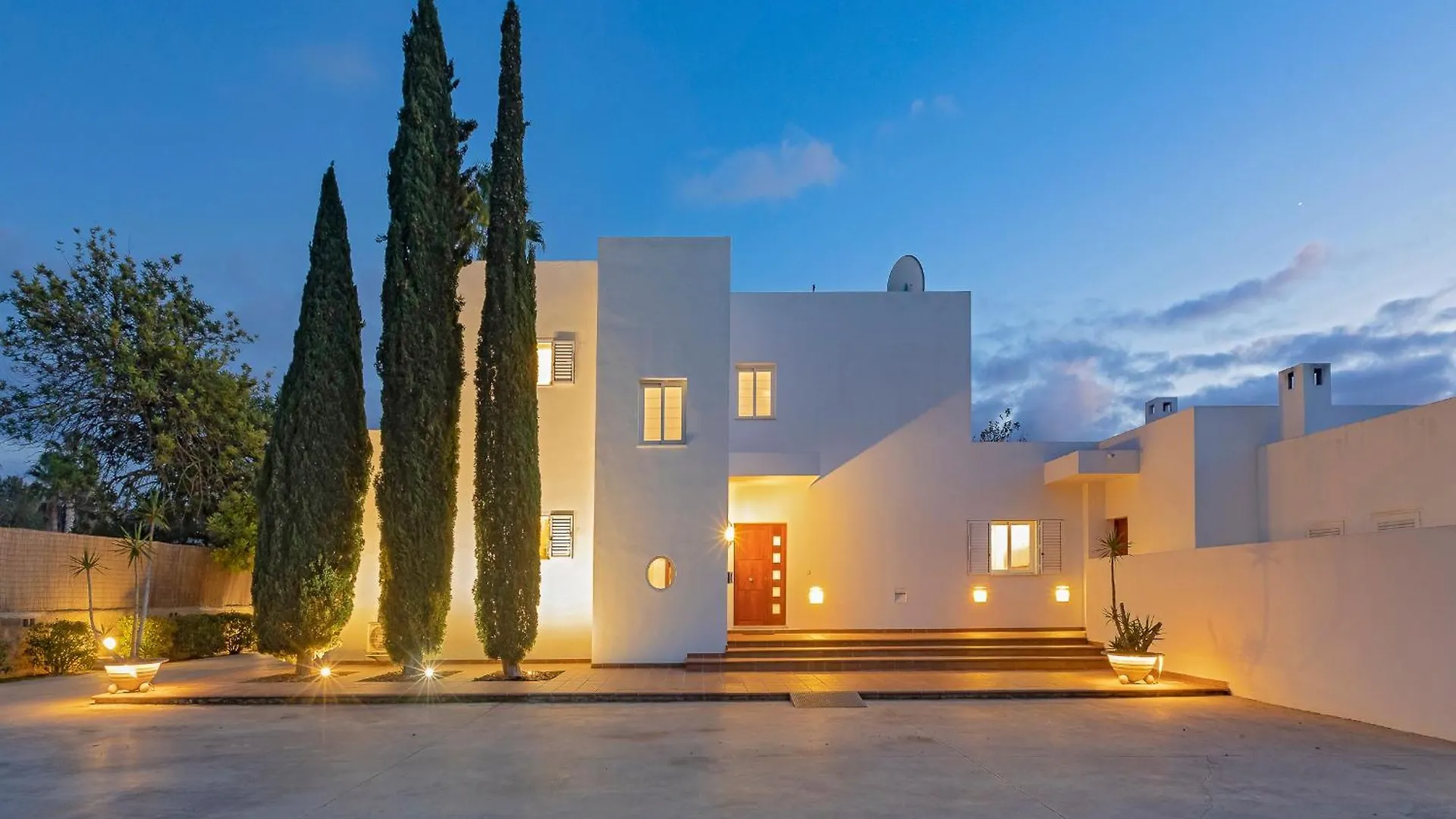 Villa Near Ibiza Town Sleeps 8 - Can Fluxa Can Furnet